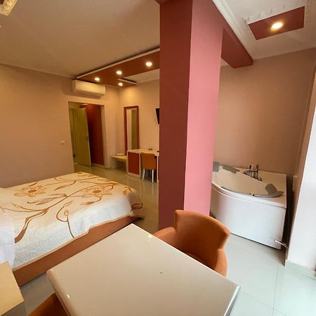 Hotel Kthella Resort Rreshen 外观 照片