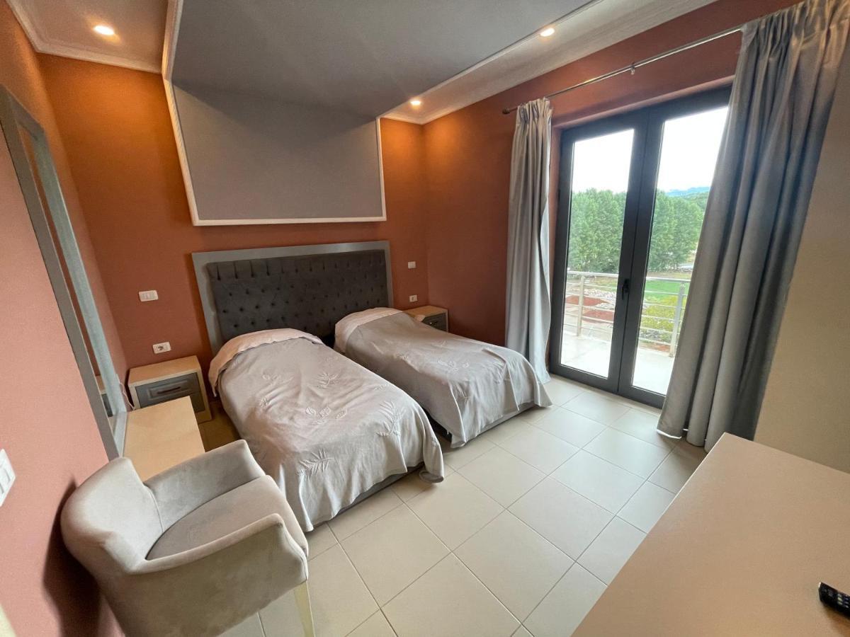 Hotel Kthella Resort Rreshen 外观 照片