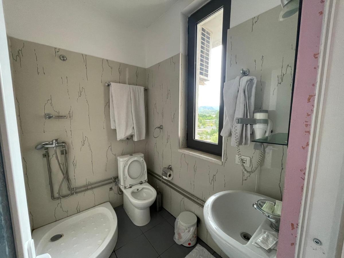 Hotel Kthella Resort Rreshen 外观 照片