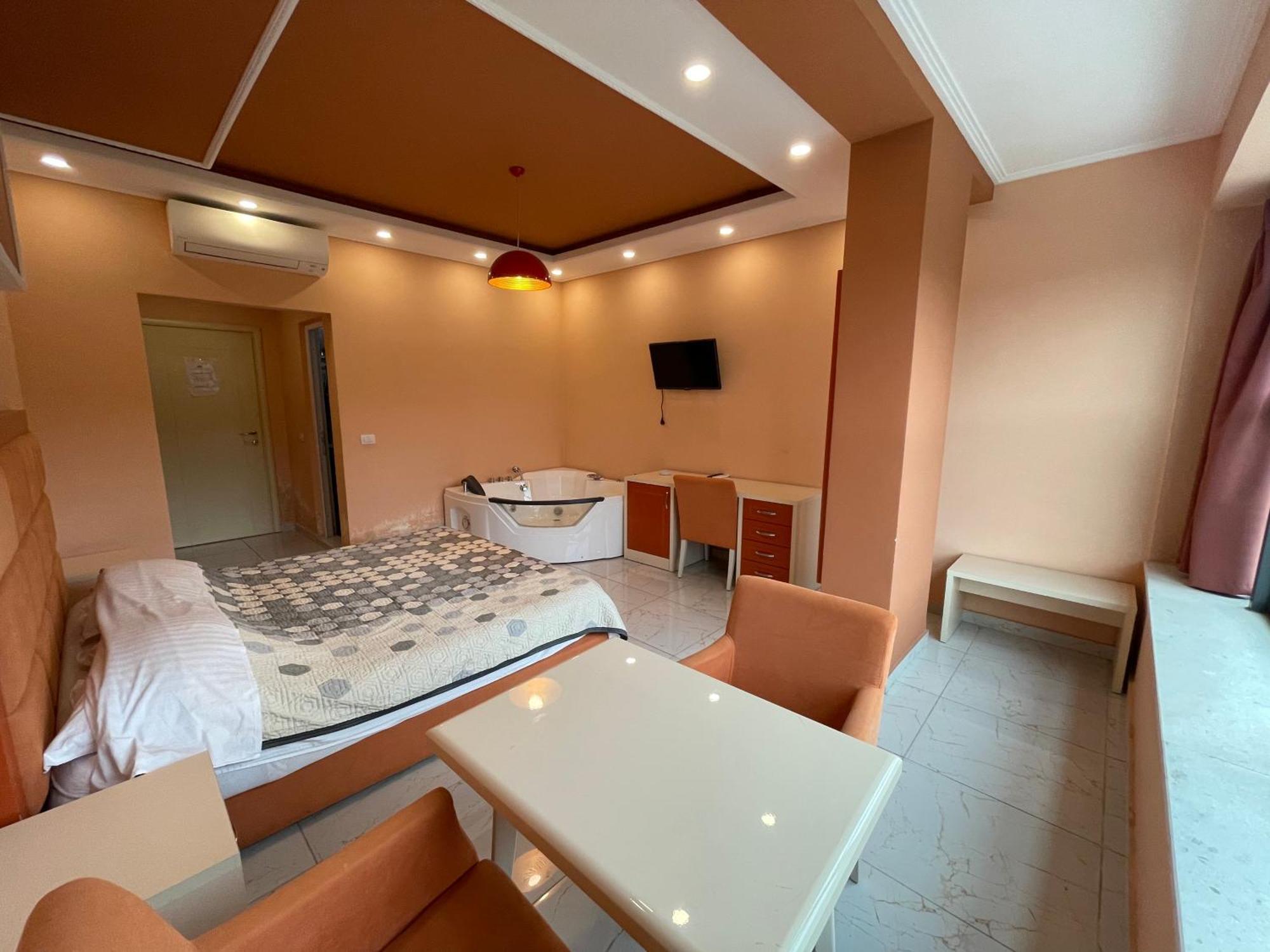 Hotel Kthella Resort Rreshen 外观 照片