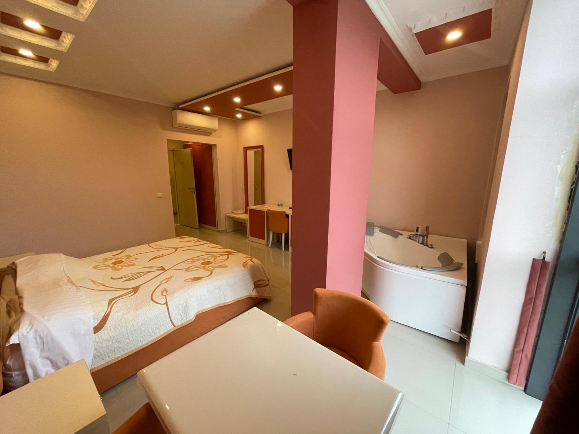 Hotel Kthella Resort Rreshen 外观 照片