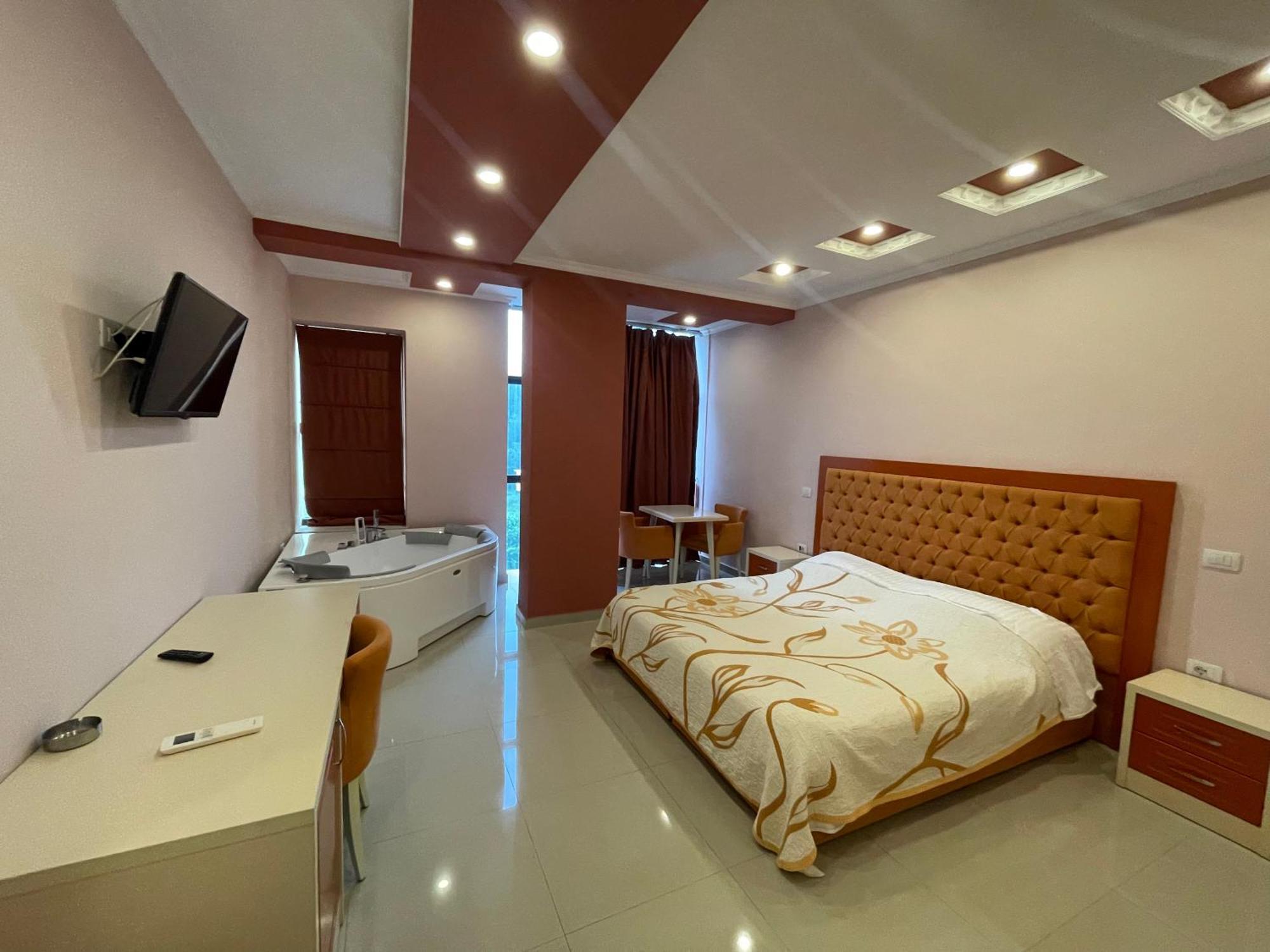 Hotel Kthella Resort Rreshen 外观 照片