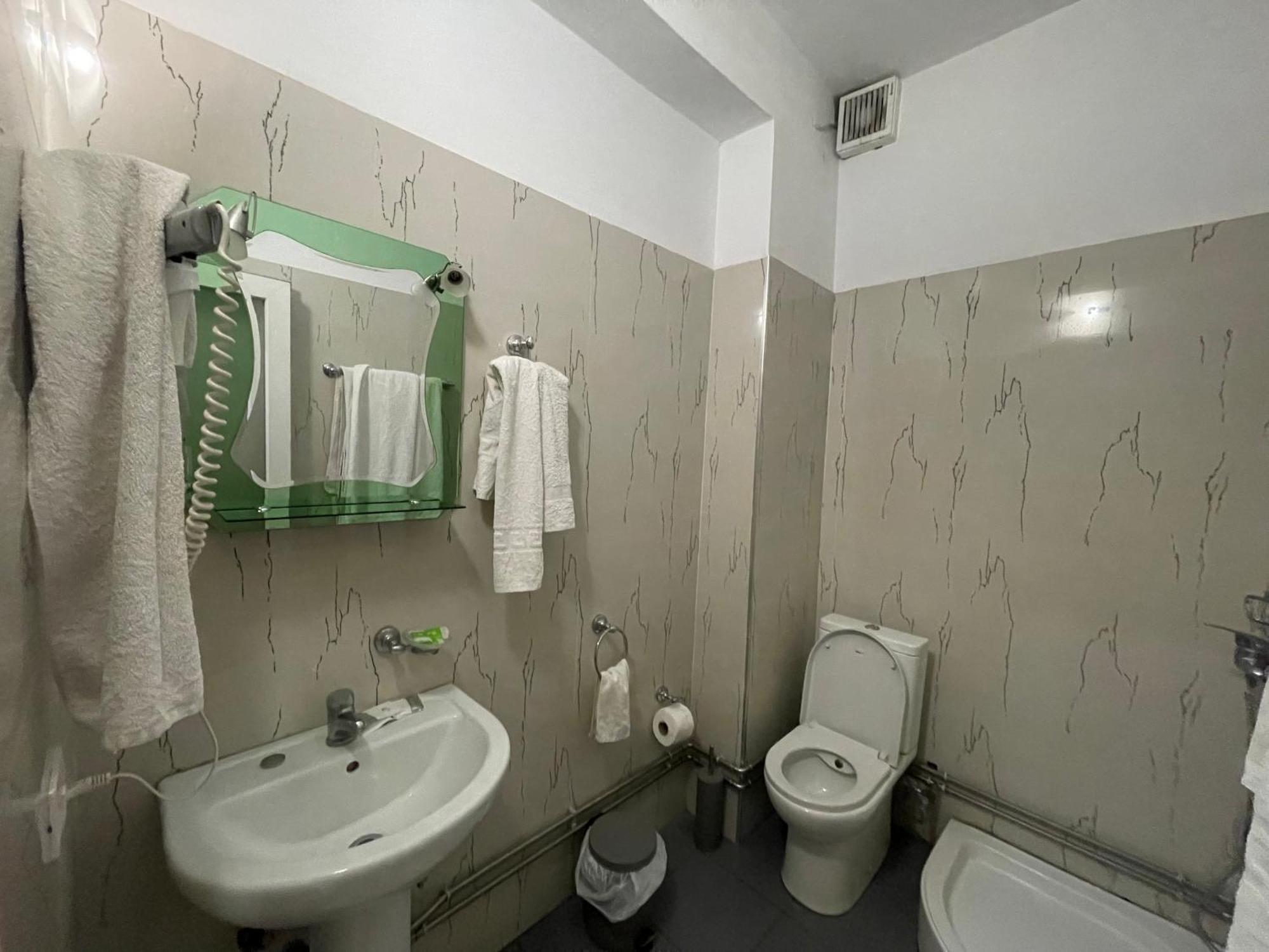 Hotel Kthella Resort Rreshen 外观 照片
