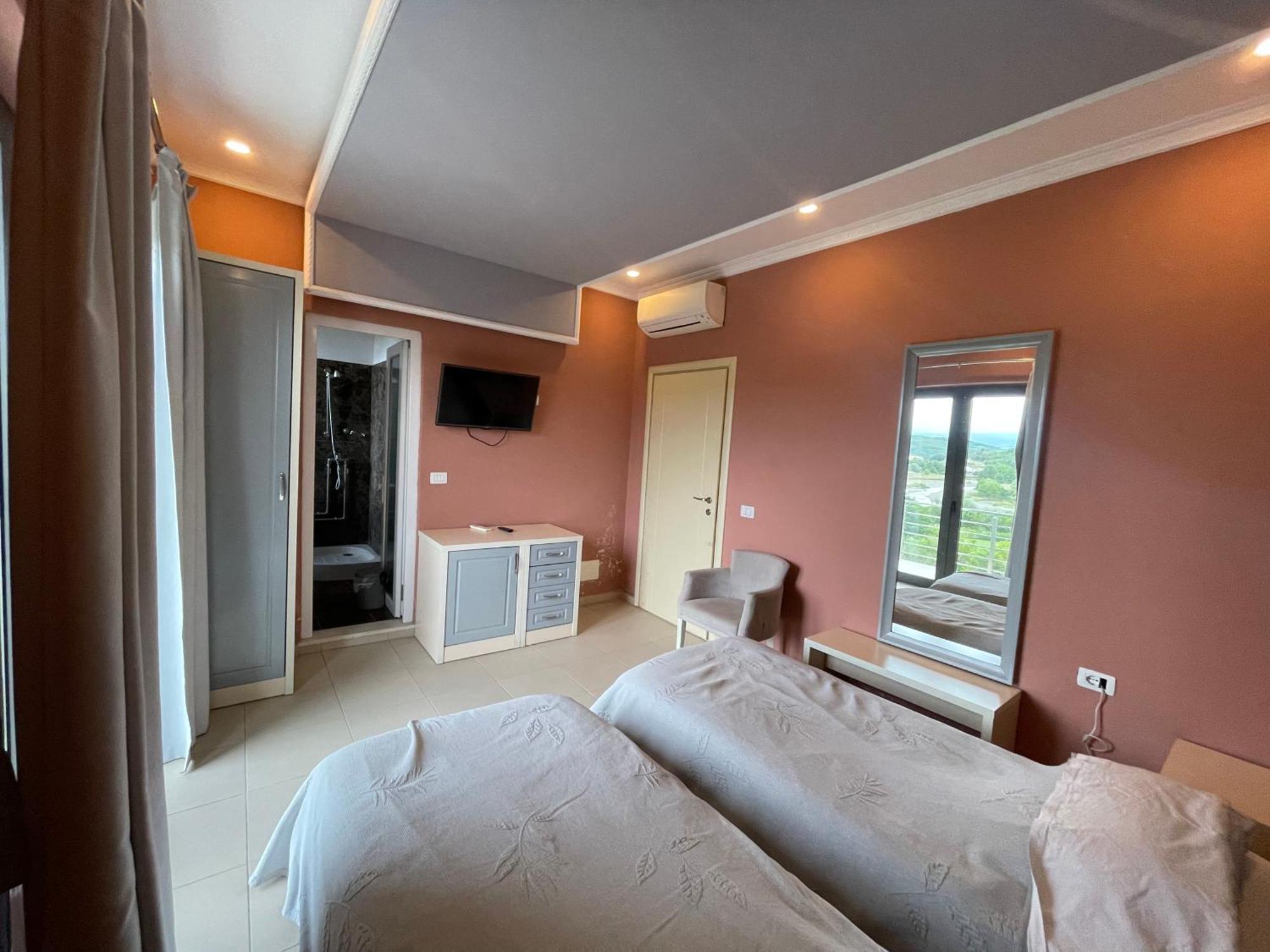 Hotel Kthella Resort Rreshen 外观 照片